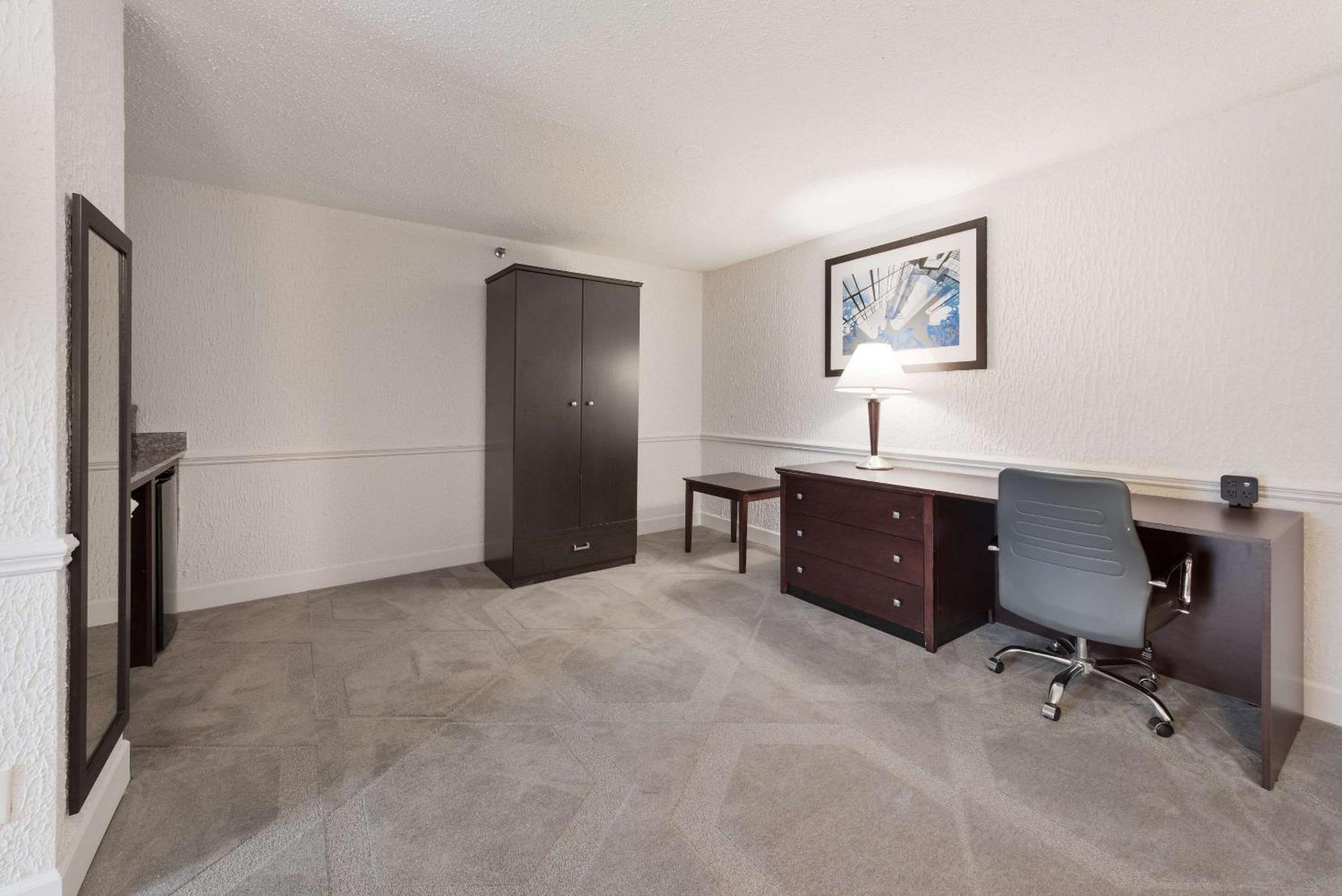 The Blu Hotel Blue Ash Cincinnati, Ascend Hotel Collection Екстер'єр фото